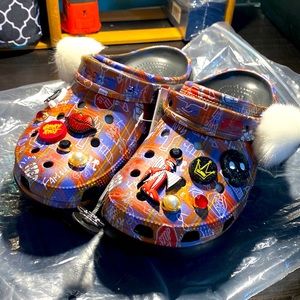 NWT CROCS sold out Cruella Disney platform plaid clogs